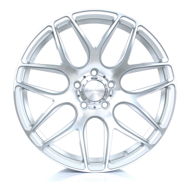 8.5x18 (Front) & 9.5x18 (Rear) Bola B8R Silver Polished Face Alloy Wheels