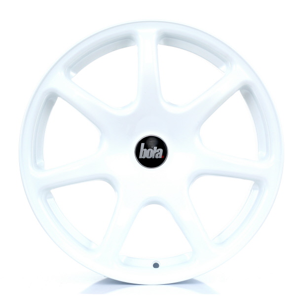 17 Inch Bola B7 White Alloy Wheels