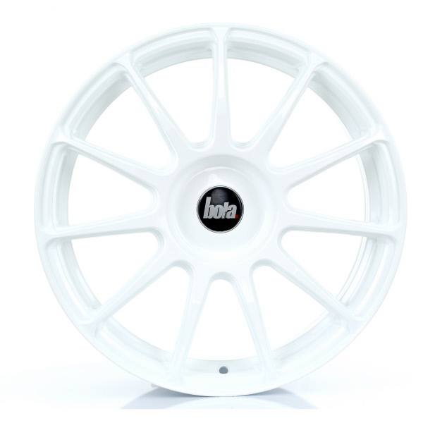 17 Inch Bola VST White Alloy Wheels