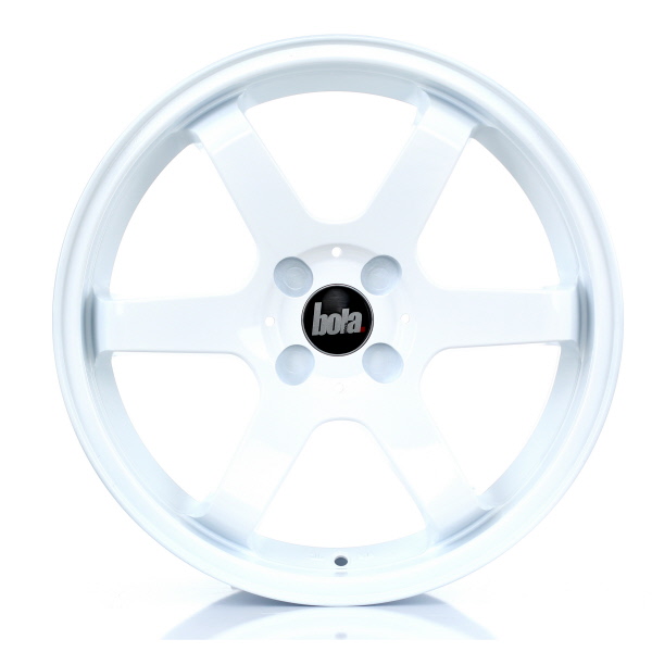 18 Inch Bola B1 White Alloy Wheels